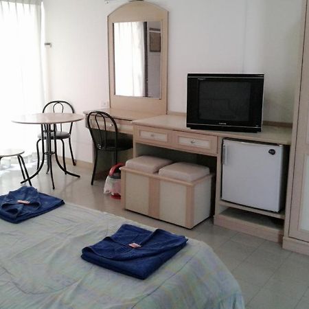 M In Korat Service Apartment Nakhonratchasima Eksteriør billede