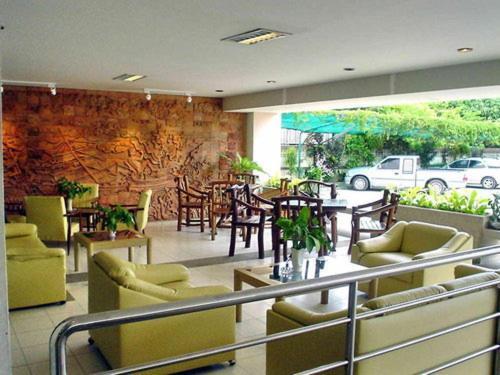 M In Korat Service Apartment Nakhonratchasima Eksteriør billede