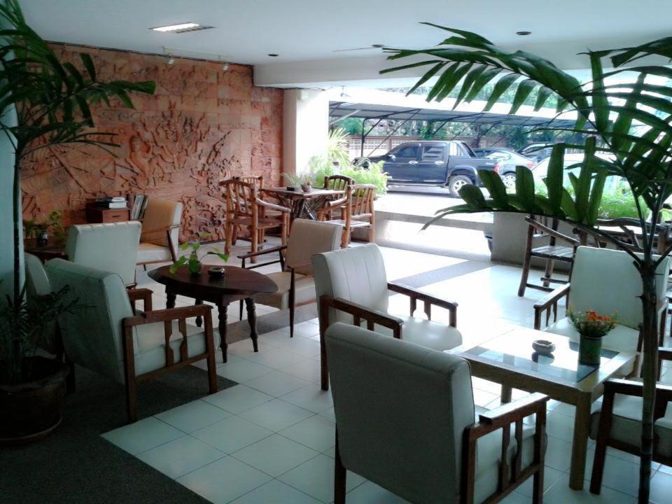 M In Korat Service Apartment Nakhonratchasima Eksteriør billede