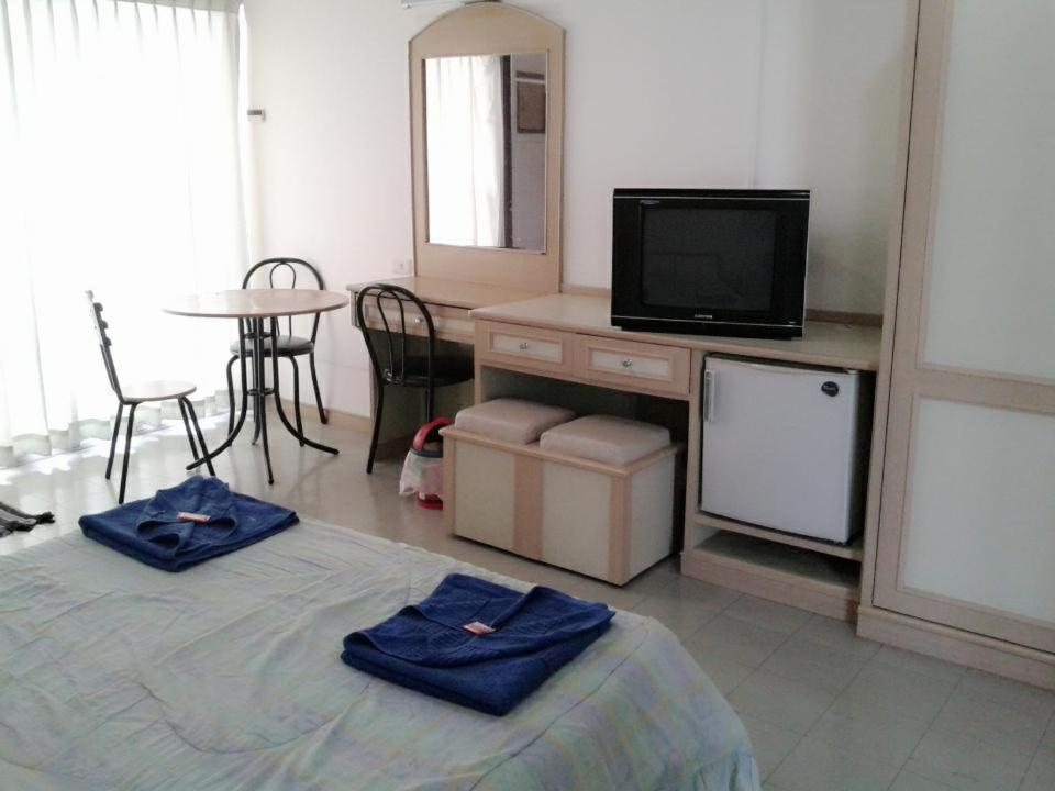 M In Korat Service Apartment Nakhonratchasima Eksteriør billede