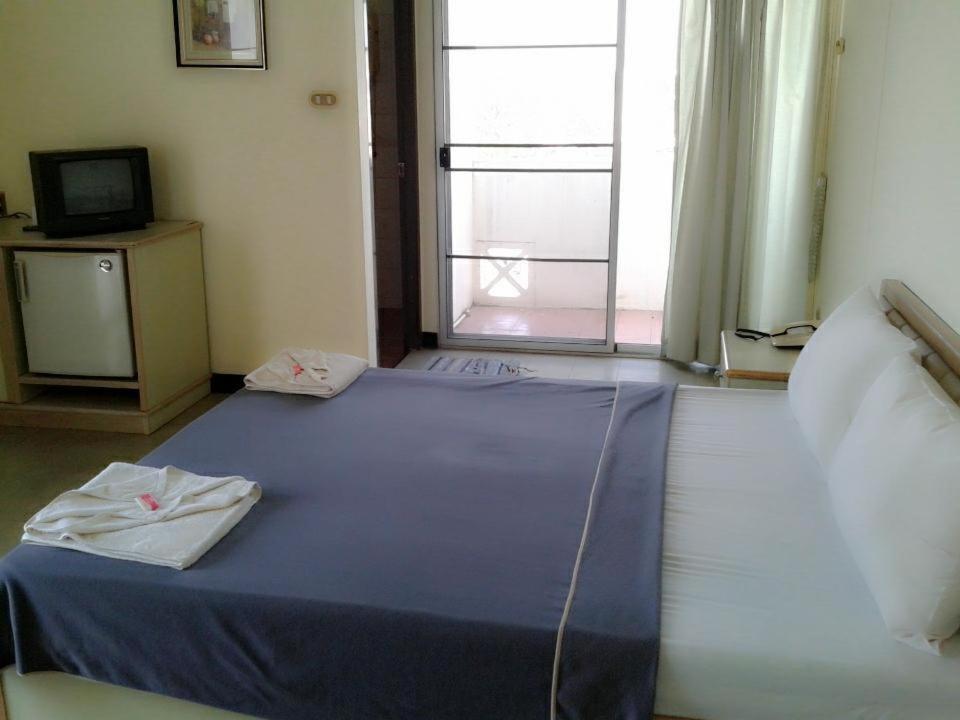 M In Korat Service Apartment Nakhonratchasima Eksteriør billede